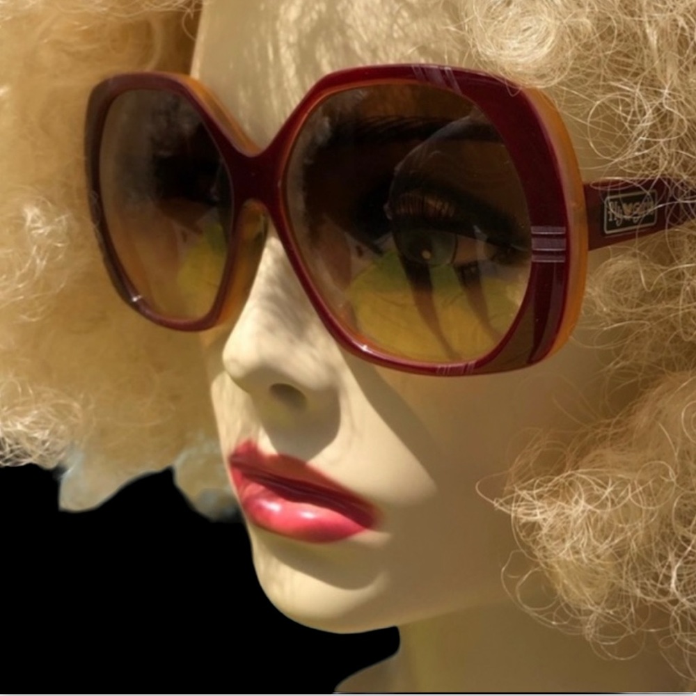Retro Sunglasses FlyGirls 🖤 Sunnies 🔥🔥🔥